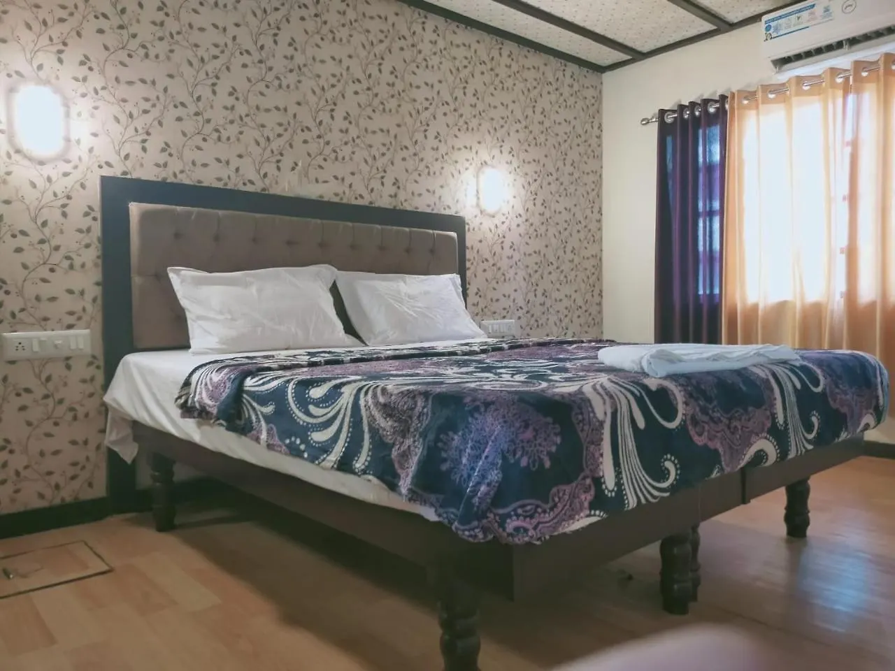 Hotel Double Decker Boathouse Alappuzha Hotel na wodzie