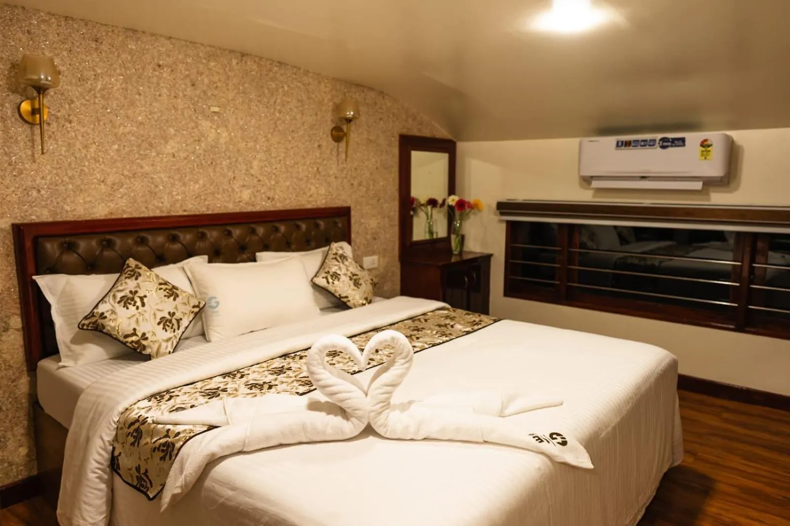 Hotel Double Decker Boathouse Alappuzha