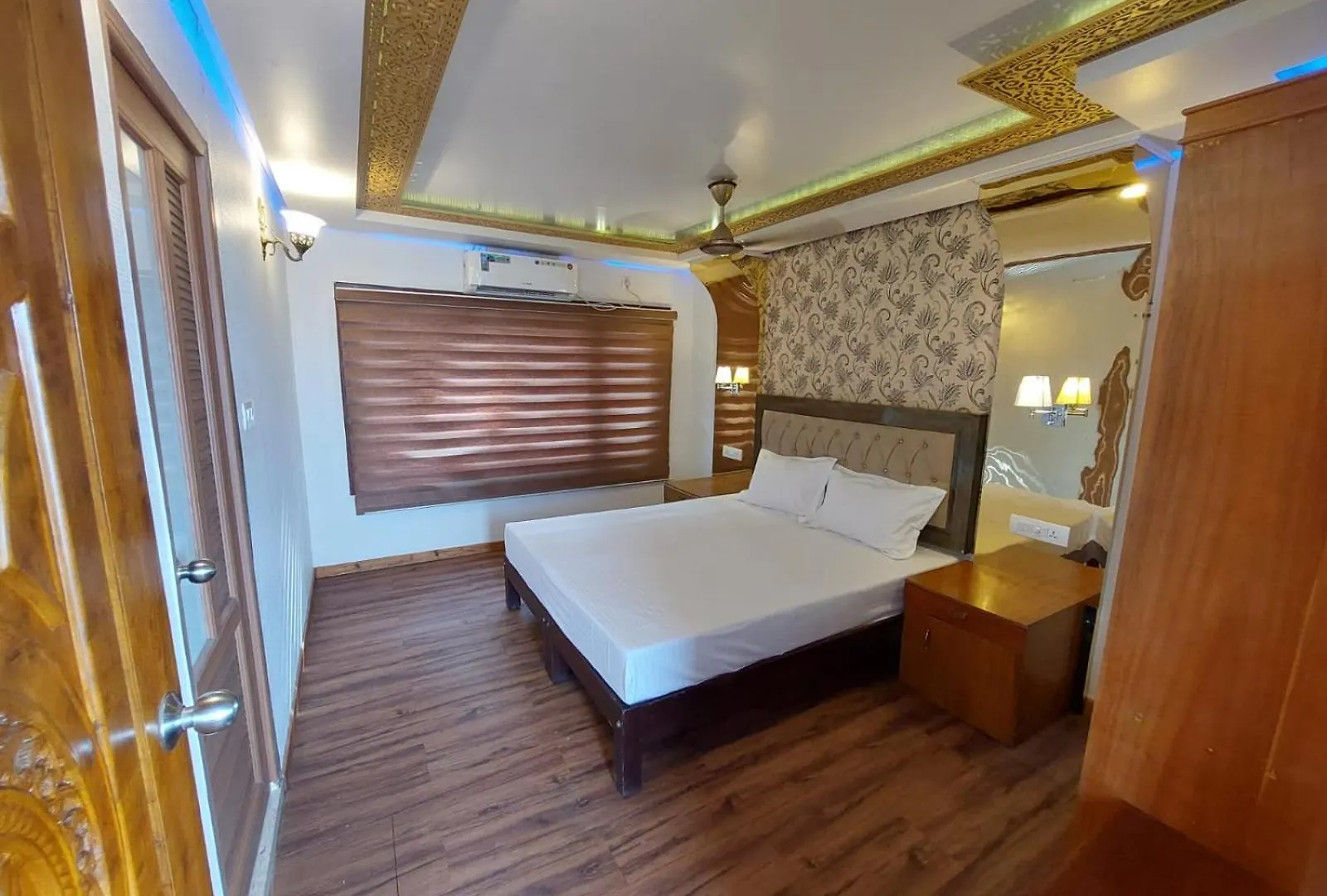 Hotel Double Decker Boathouse Alappuzha 3*,